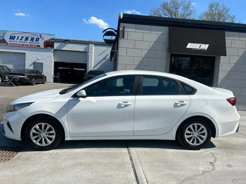 Used 2023 White Kia LX Sedan 4D image 4
