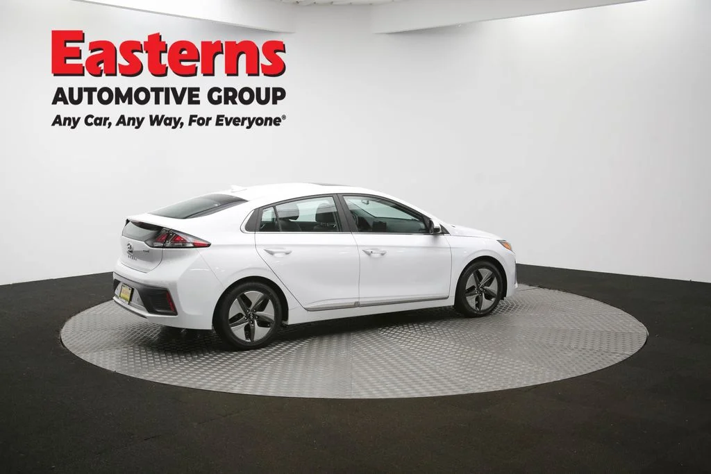 Used 2022 White Hyundai Limited image 43