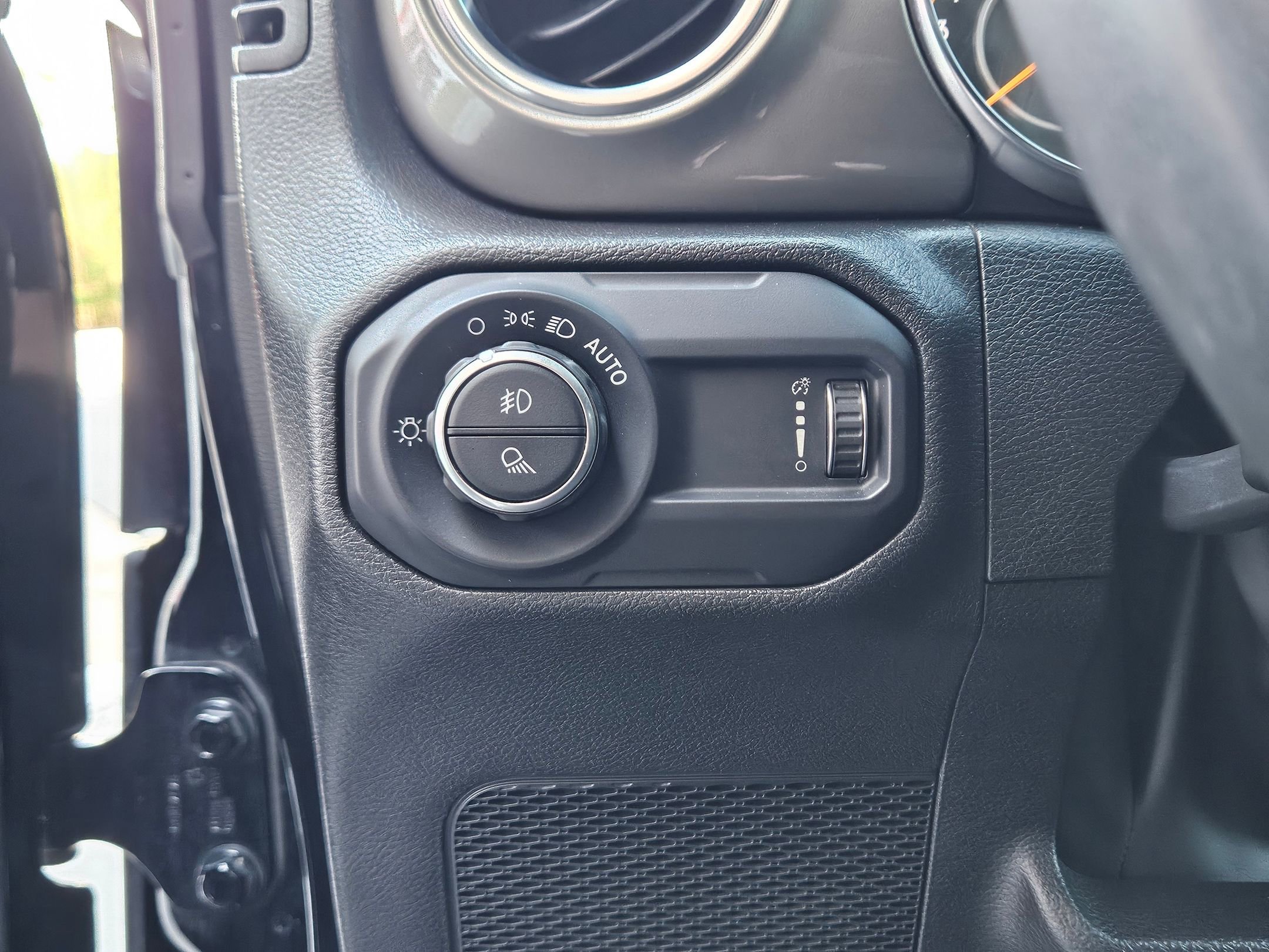 Used 2023 Black Clearcoat Jeep Overland image 20