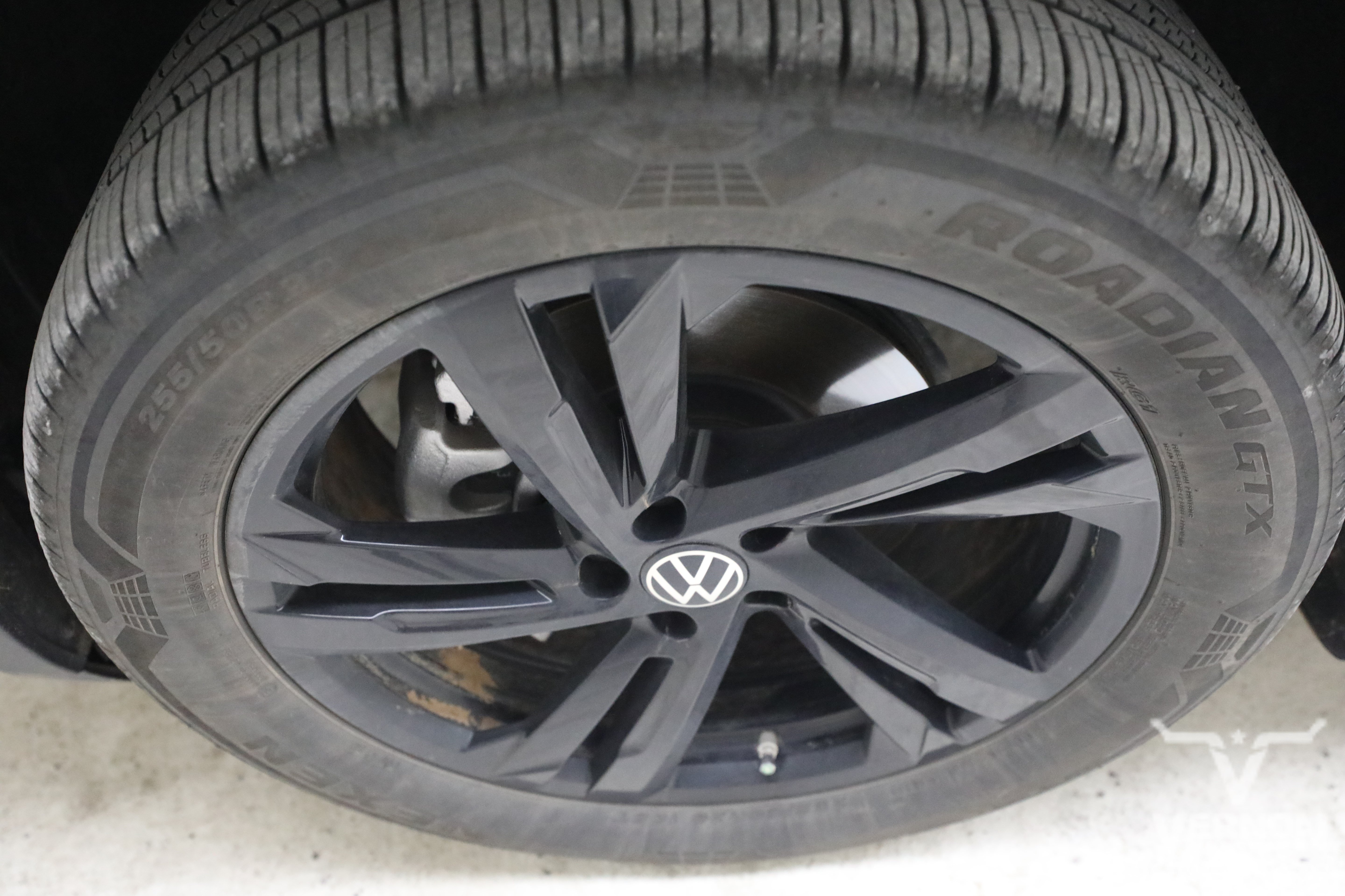 Used 2026 Silver Mist Metallic Volkswagen Y image 11