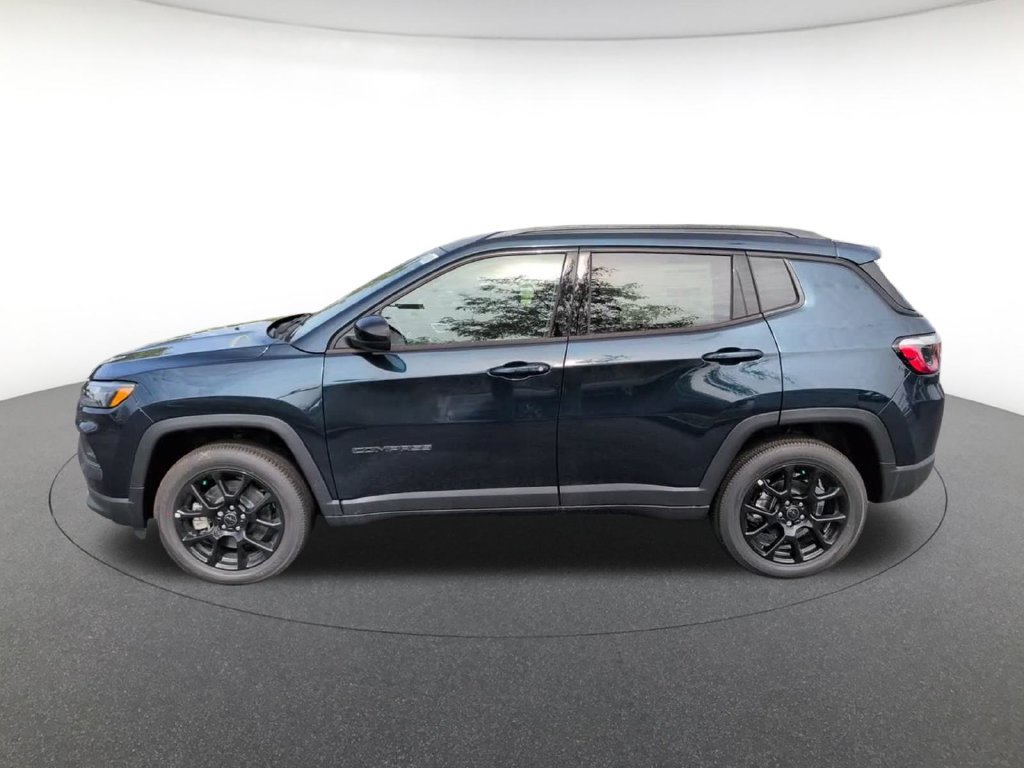 New 2026 Fathom Blue Pearl-Coat Exterior Paint Jeep Latitude image 13