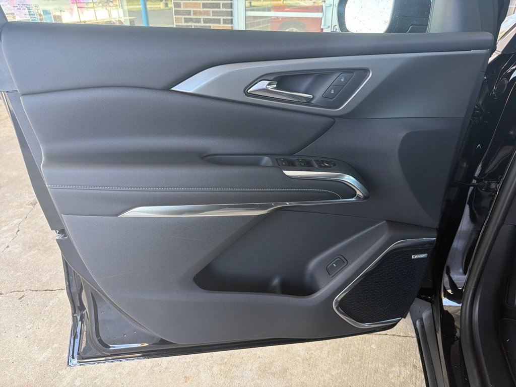 2027 Chevrolet Traverse LT - Photo 23
