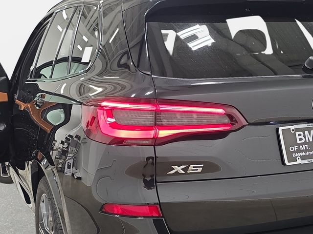 Used 2022 Black Sapphire Metallic BMW xDrive40i image 34
