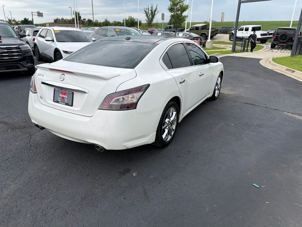 Used 2012 White Nissan 3.5 SV image 7