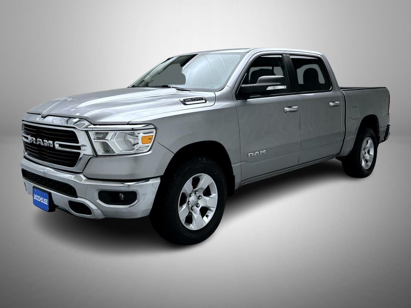 2019 RAM 1500 Big Horn/Lone Star 4x4 Crew Cab 5'7's photo
