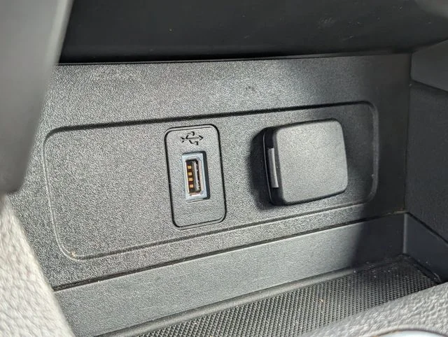 Used 2018 Lightning Blue Metallic Ford SE image 26