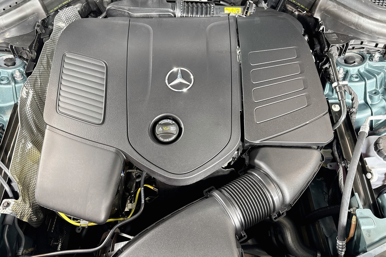 New 2026 Verde Silver Metallic Mercedes-Benz GLC 300 image 28