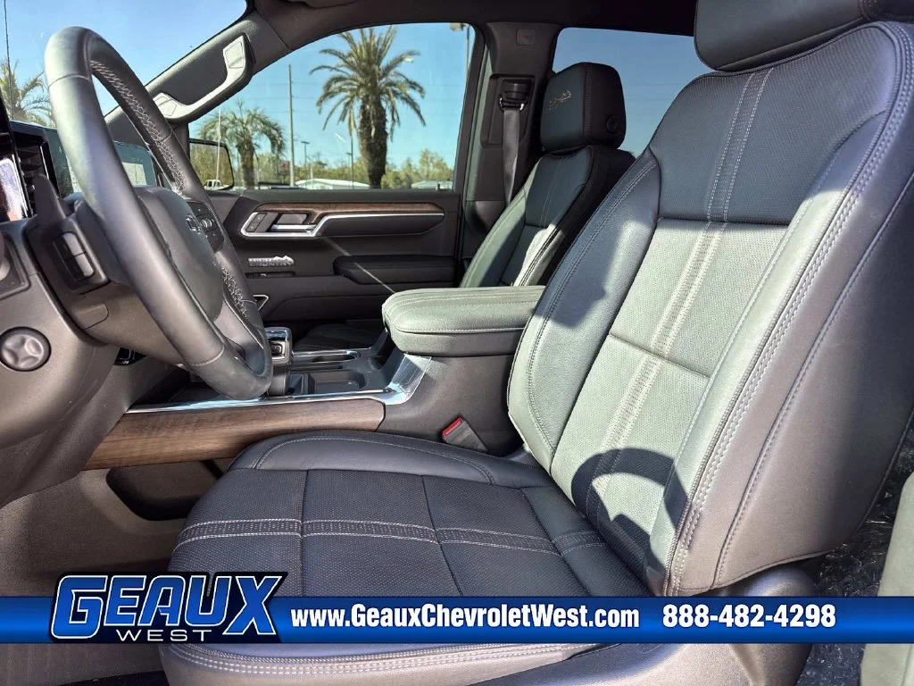 Used 2025 Black Chevrolet High Country image 28