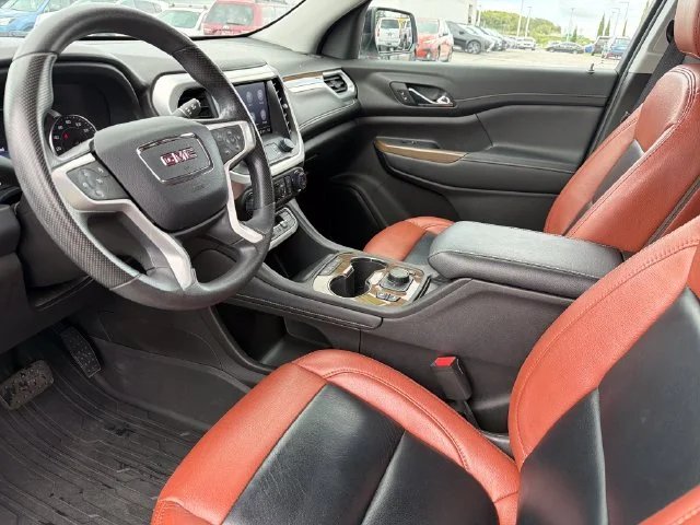Used 2023 White GMC SLE image 17