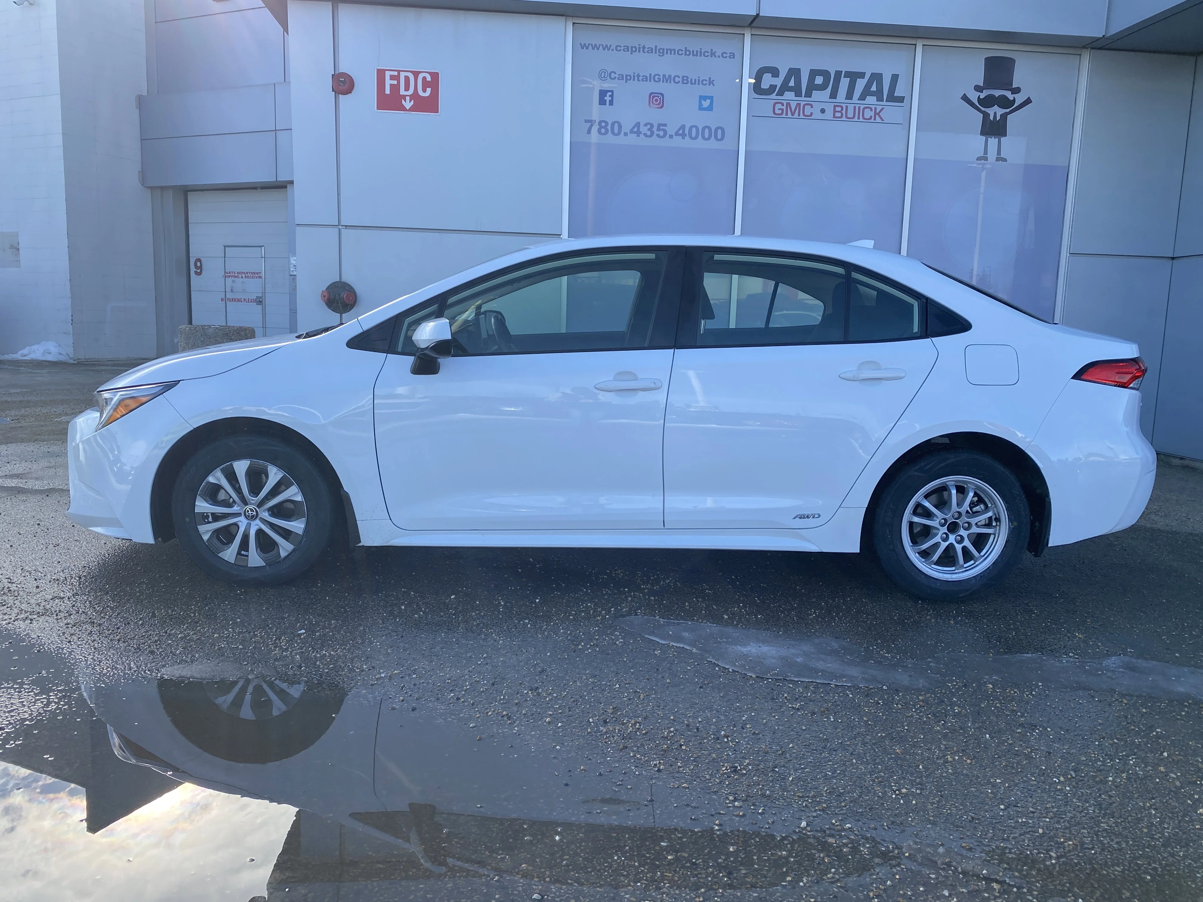 Used 2023 na Toyota Hybrid LE AWD * RADAR CRUISE * HEATED SEATS * HEATED STEERING * image 2