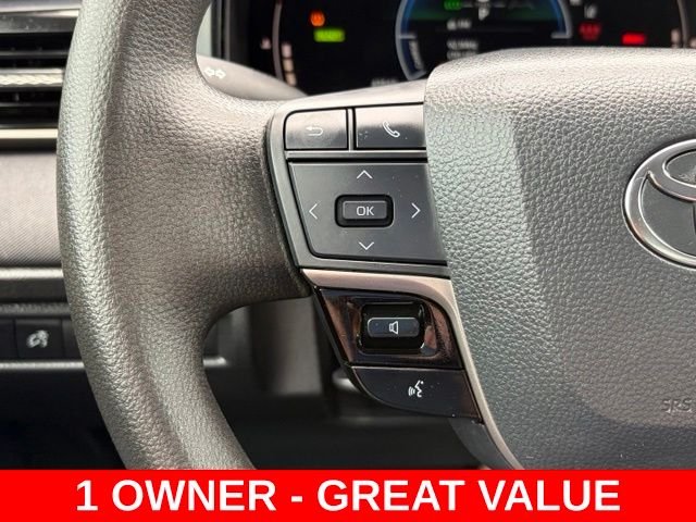 Used 2025  Toyota LE image 19