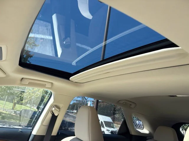 Used 2022 Red Lexus 350 image 7