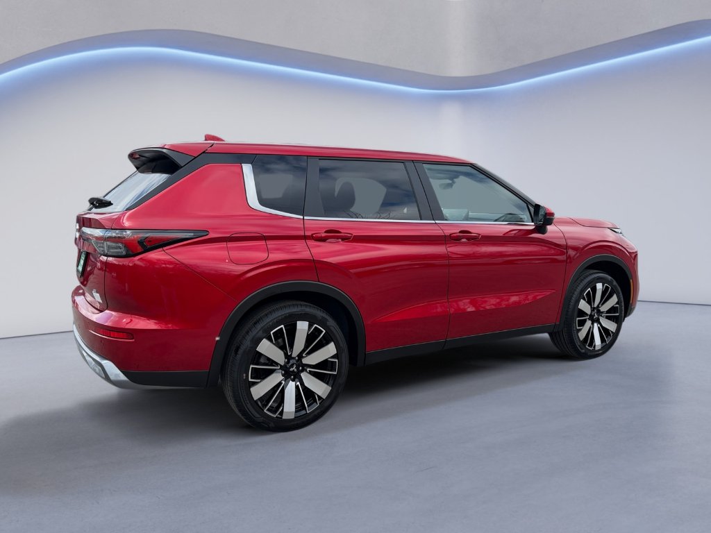 New 2026 Red Diamond Mitsubishi SE image 3