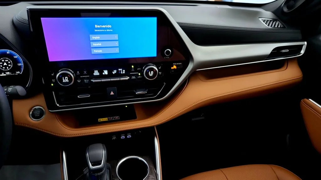 2026 Toyota Highlander Platinum - Photo 31