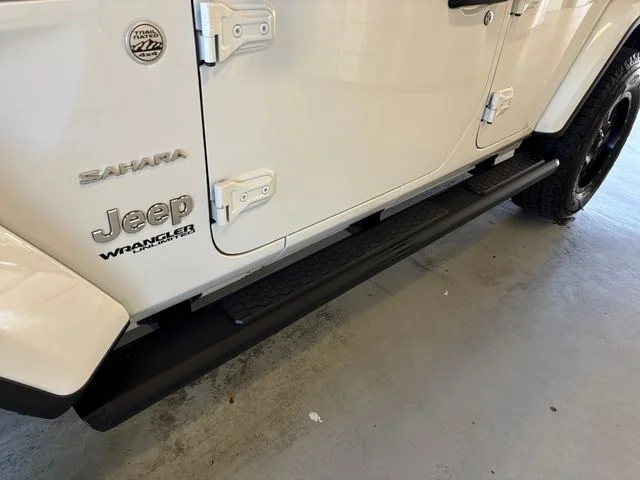 Used 2021 White Jeep Unlimited Sahara image 22