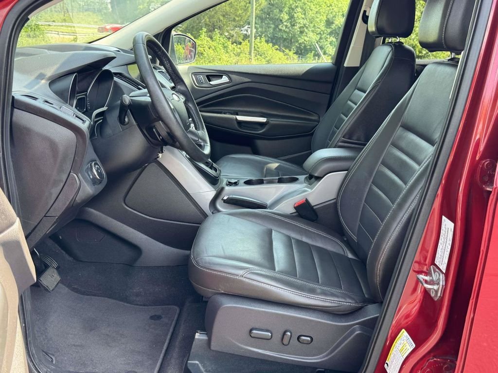Used 2015 Red Ford SE image 21