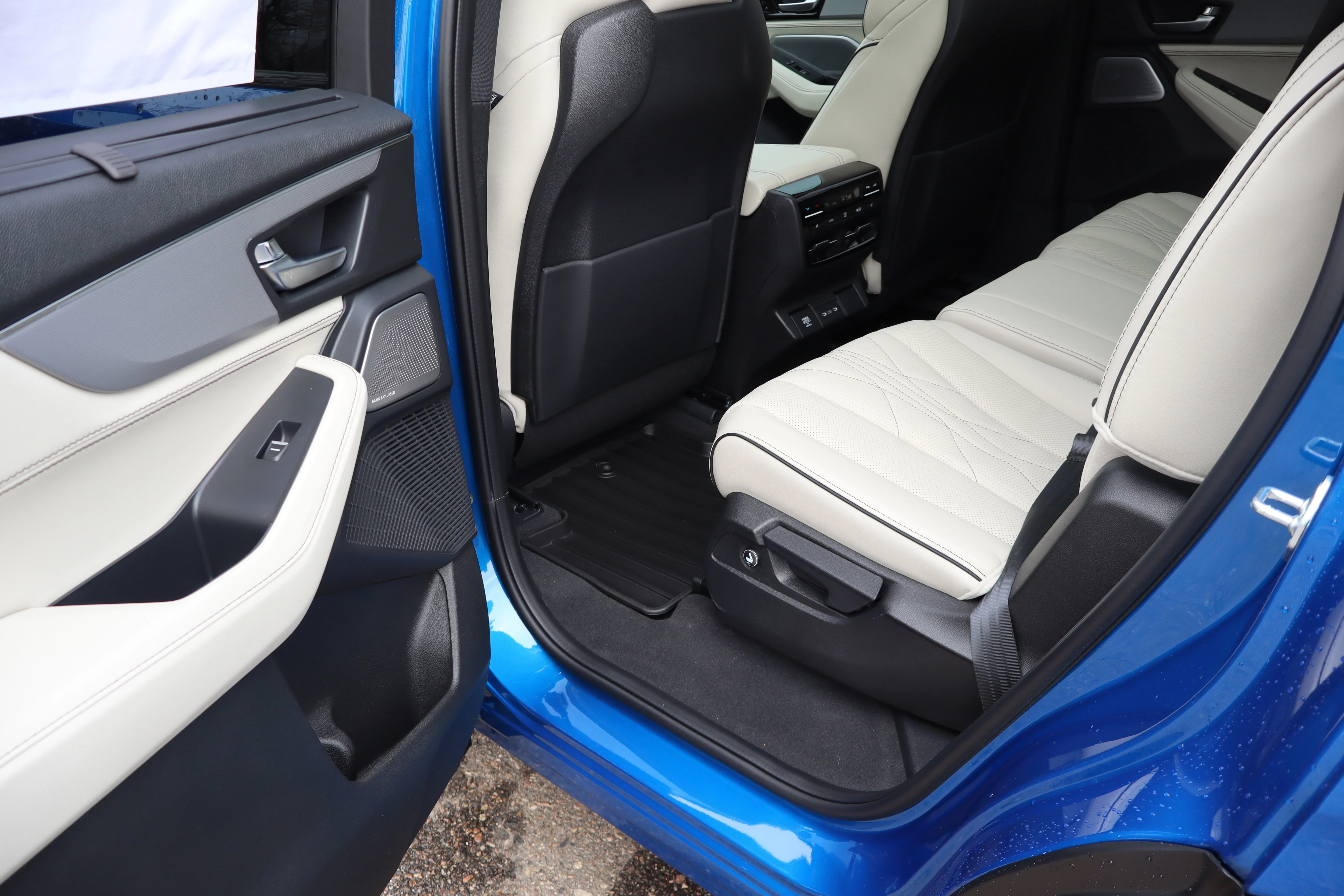 New 2026 Double Apex Blue Pearl Acura w/A-Spec Advance Package image 27