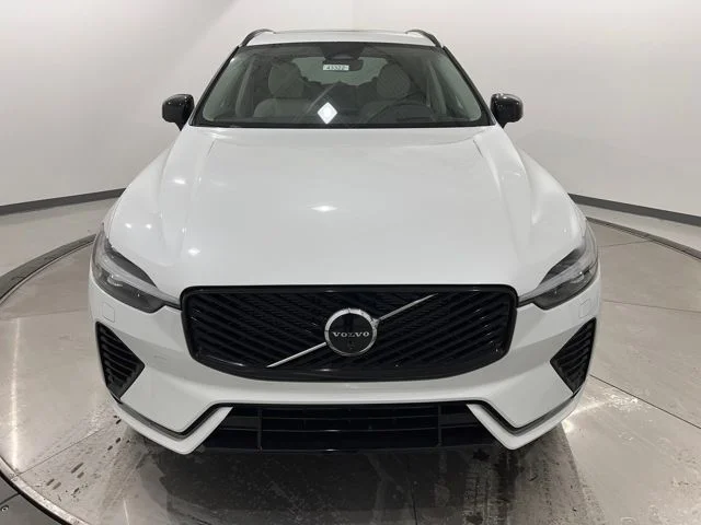 New 2026 Crystal White Volvo Ultra image 8
