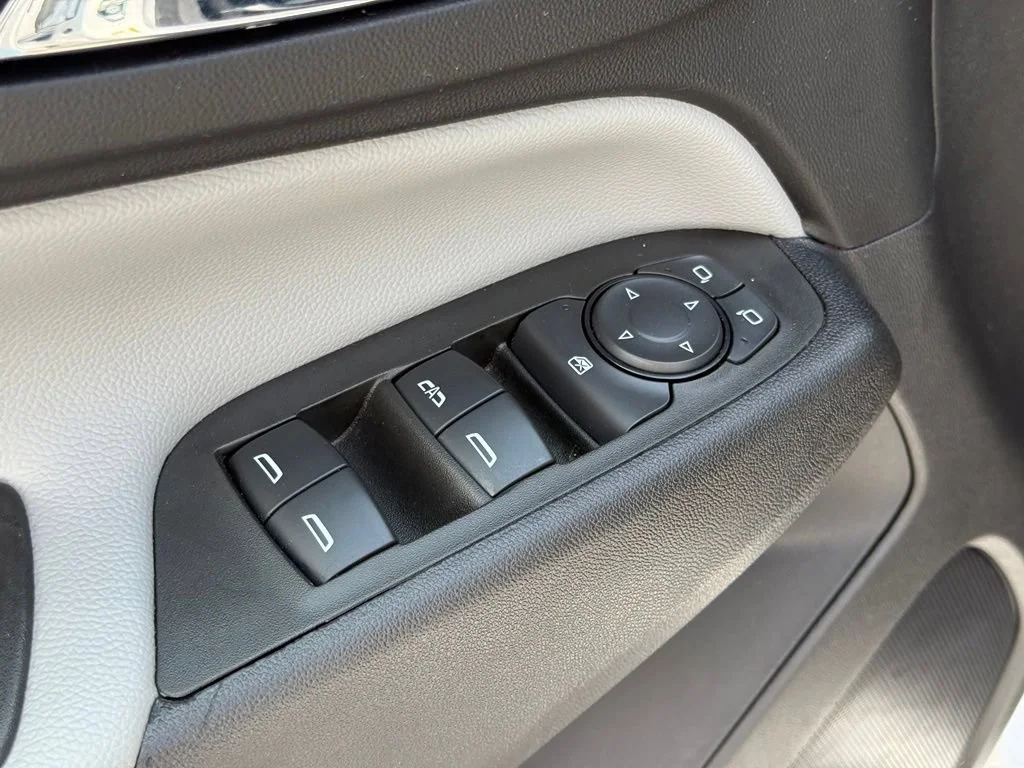 Used 2024 Summit White Chevrolet LS image 30