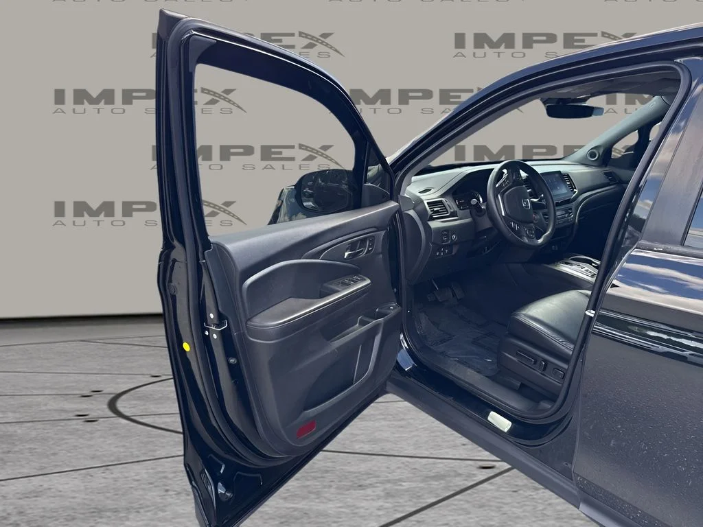 Used 2023 Black Honda RTL image 22