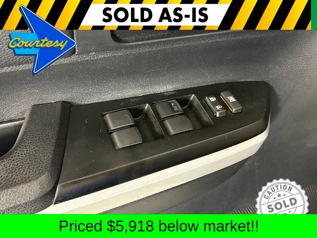 Used 2018 Blue Toyota SR5 image 15