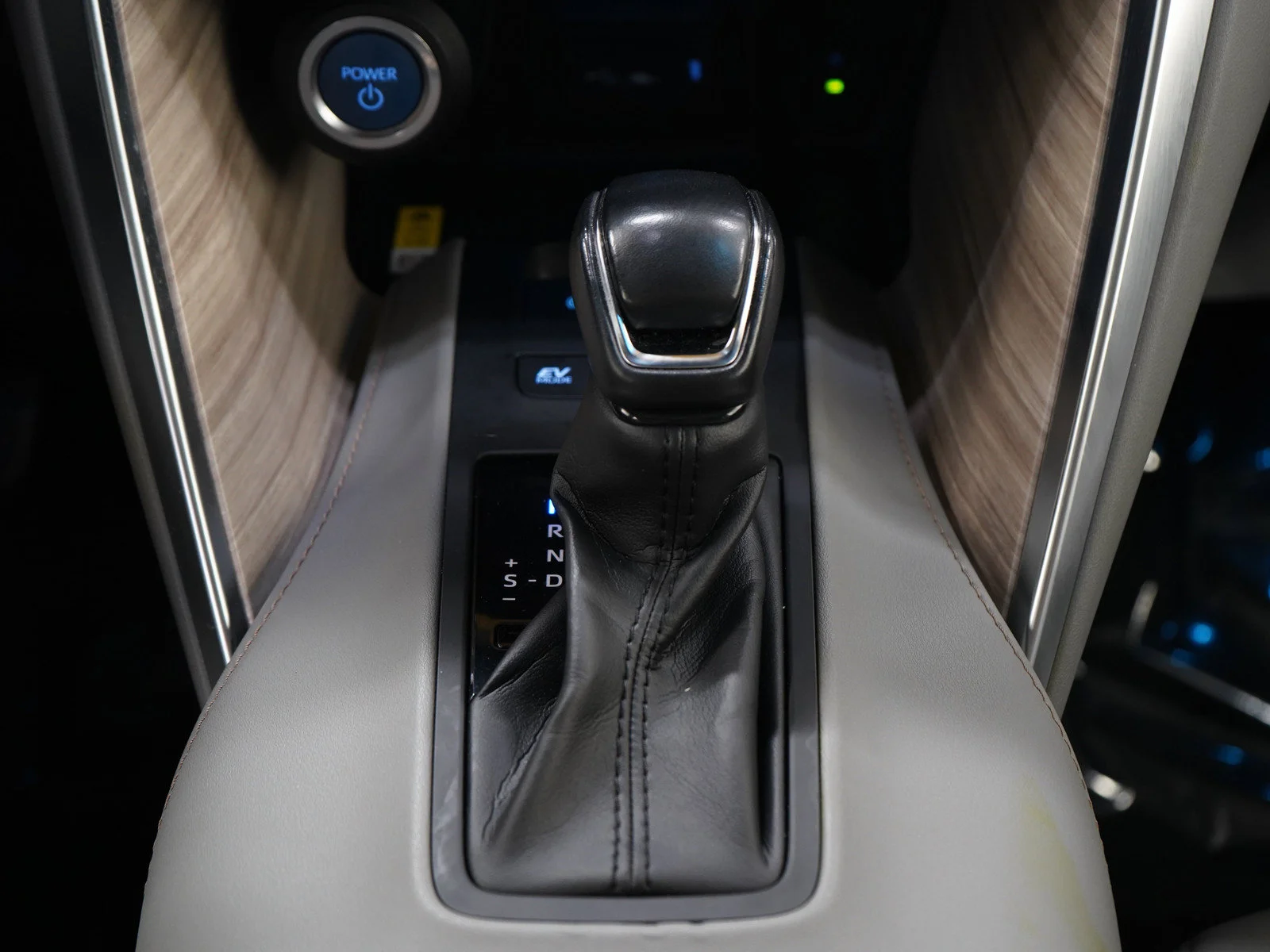 Used 2021 Pearl Toyota Limited image 21
