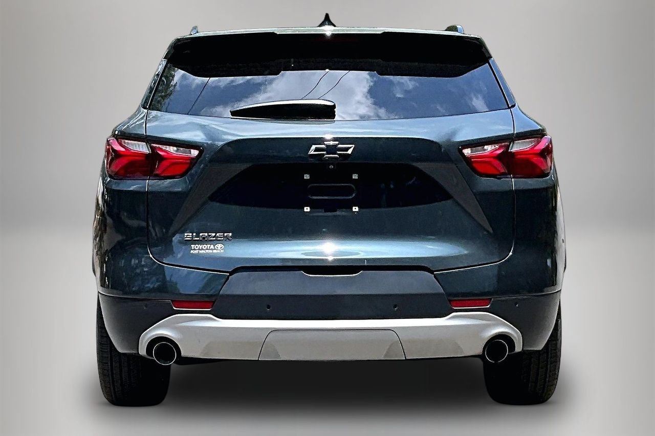Used 2020 Gray Chevrolet LT image 6