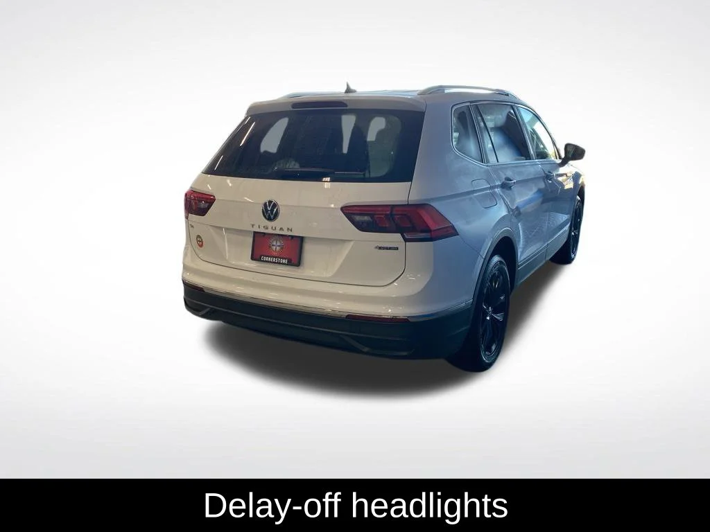 Used 2024 White Volkswagen 2.0T SE image 17