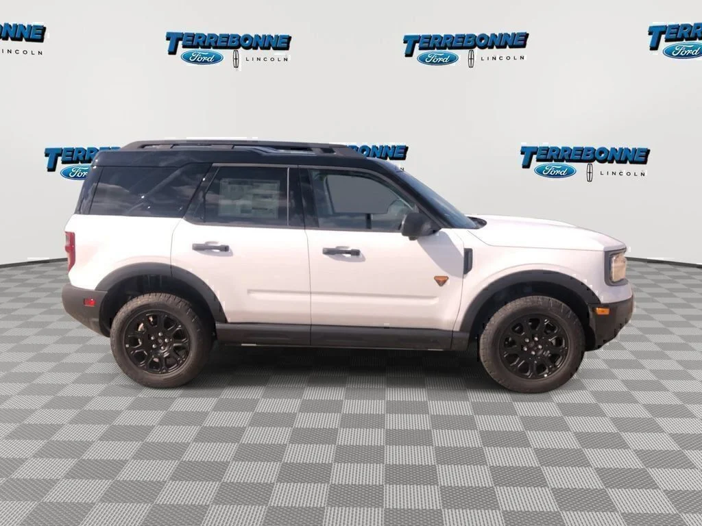 New 2025 Oxford White Ford Badlands® image 9