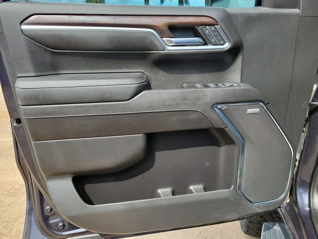 Used 2023 Silver GMC SLT image 18
