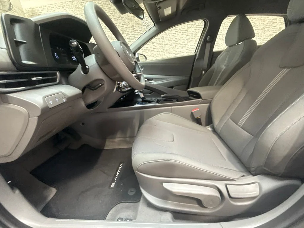 New 2026 Serenity White Hyundai SE image 23