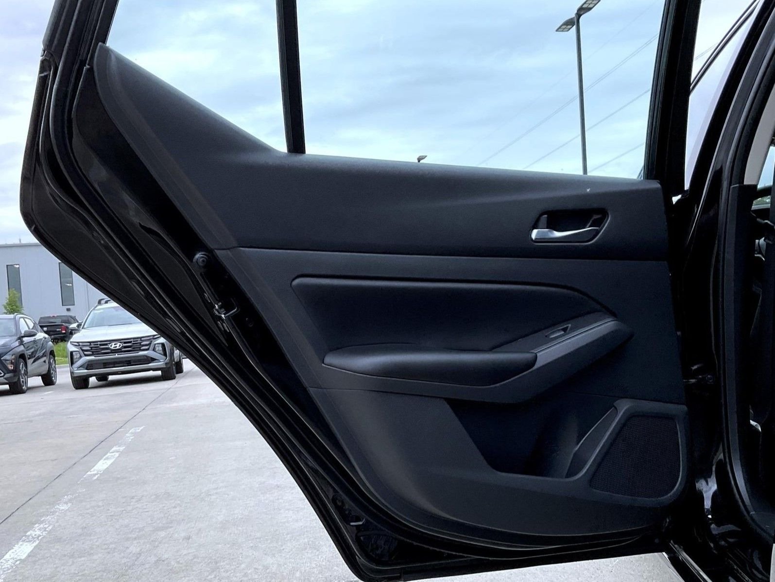 Used 2022 Black Nissan 2.5 S image 21
