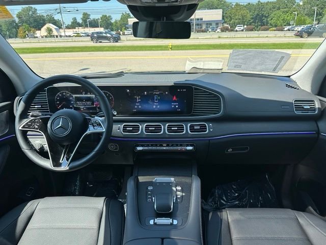 Used 2026 Black Mercedes-Benz GLS 450 image 33