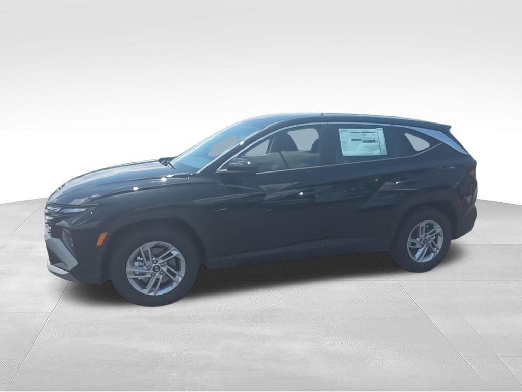 New 2026 Black Hyundai SE FWD image 5