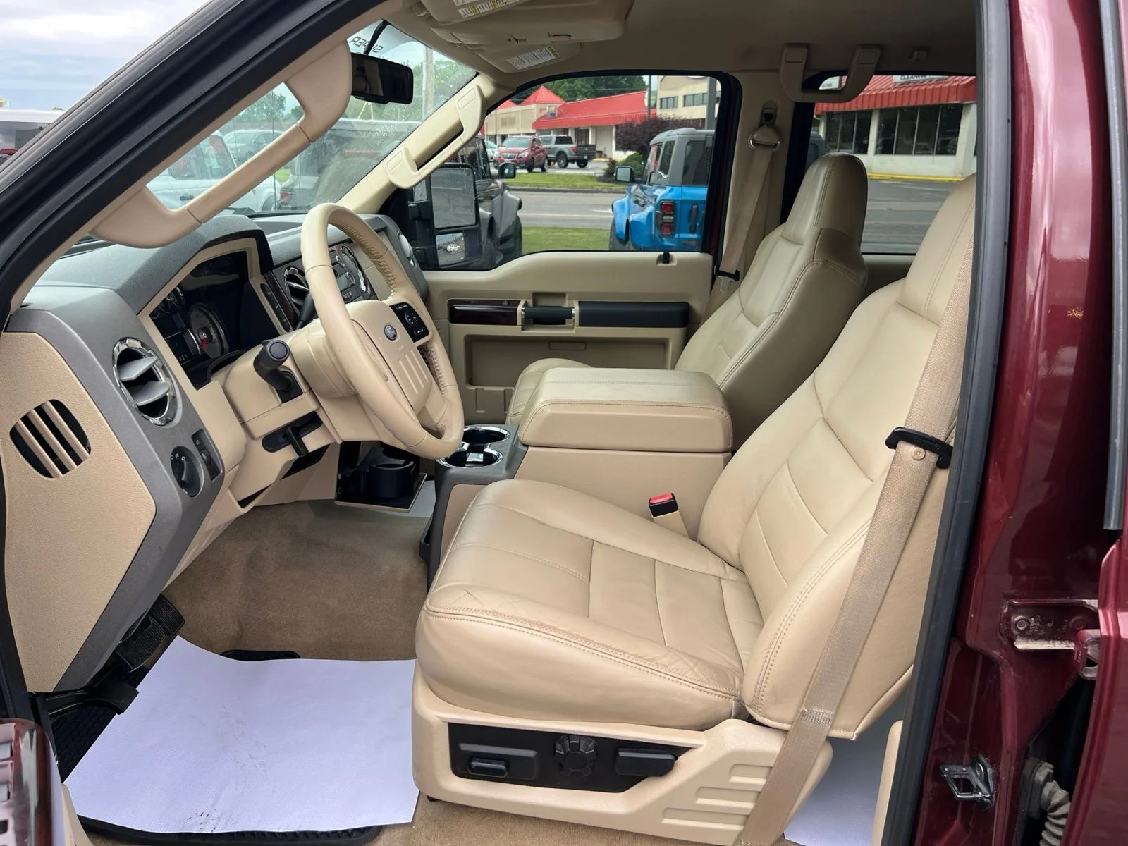 Used 2009 Royal Red Clearcoat Metallic Ford Lariat image 22