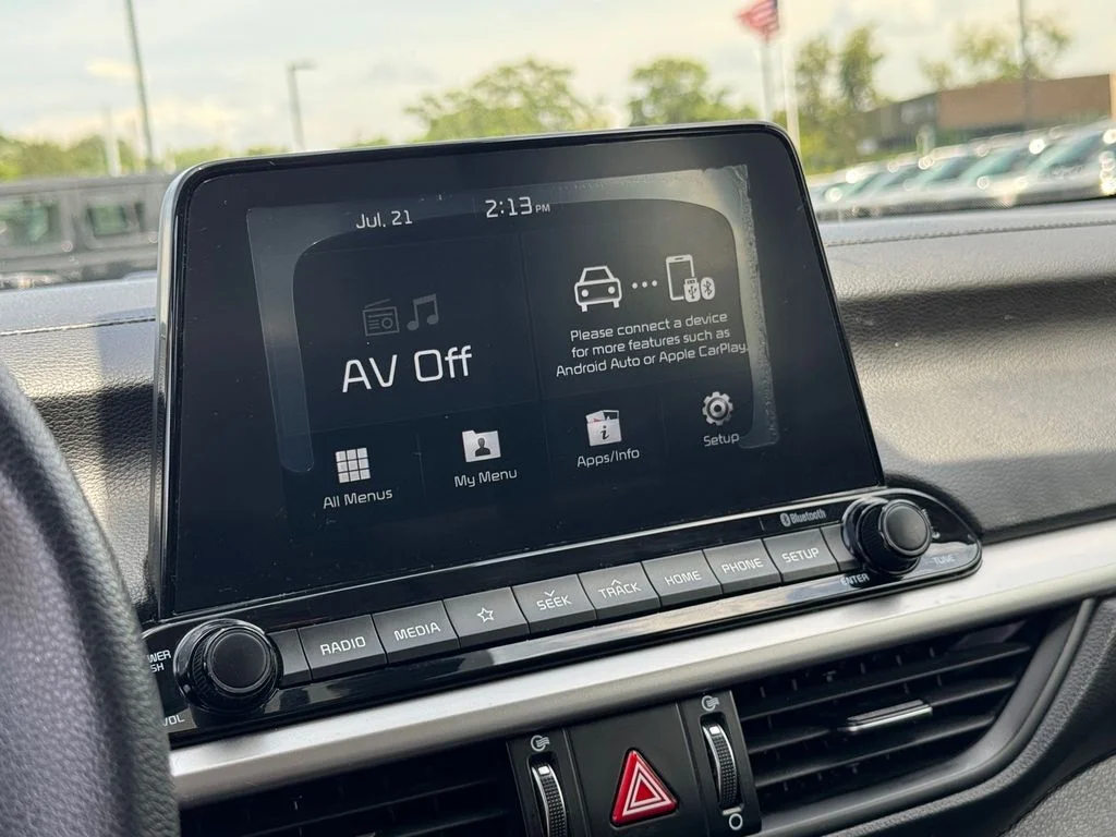 Used 2020 White Kia FE image 24