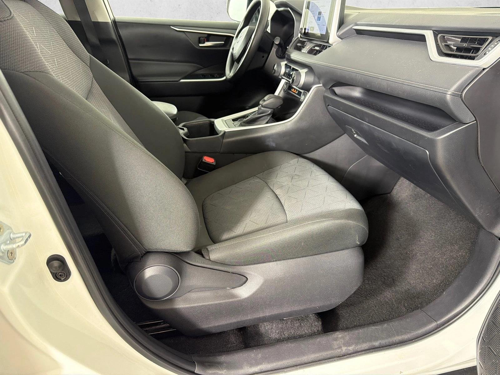 Used 2025 Ice Cap Toyota XLE image 13