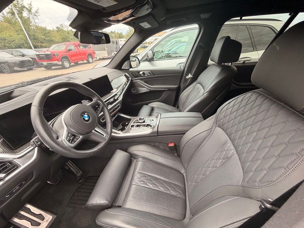 Used 2026 Carbon Black Metallic BMW M60i image 6