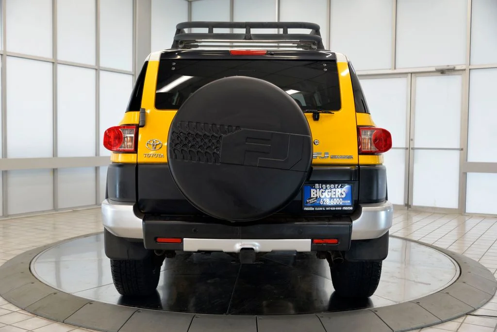 Used 2007 White Toyota Base image 7