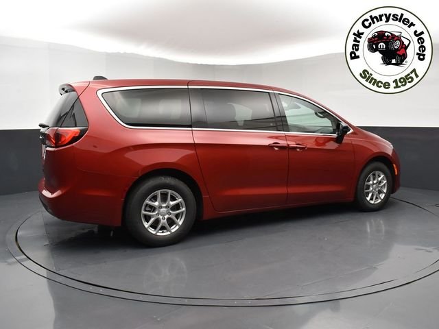New 2026 Red Hot Pearl-Coat Exterior Paint Chrysler LX image 6