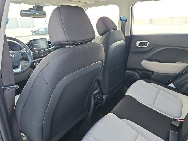 2025 Hyundai Venue SEL - Photo 10