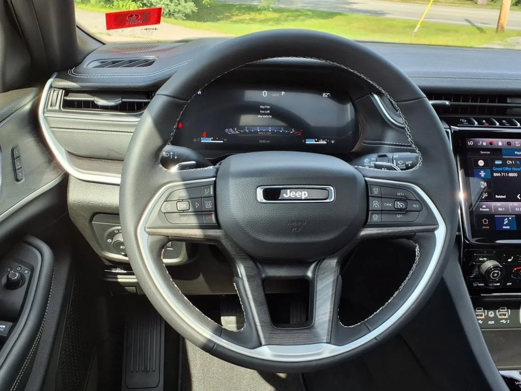 Used 2024 Gray Jeep Limited 4x4 image 16