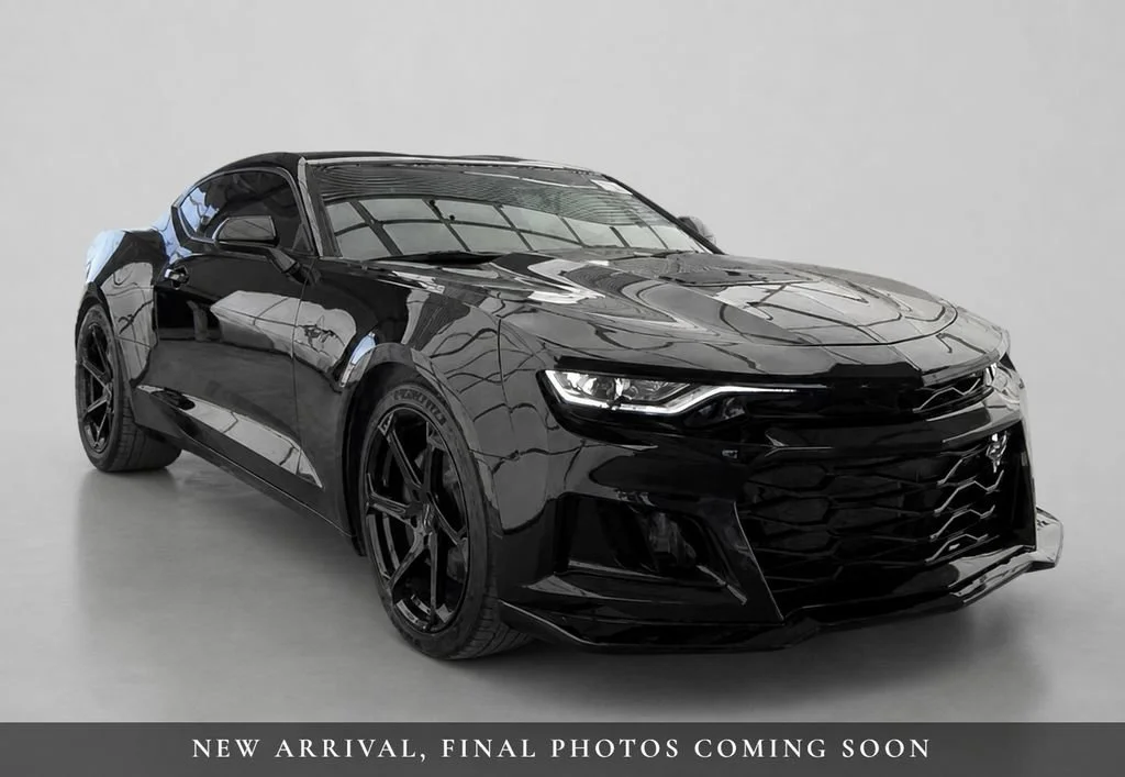Used 2023 BLACK Chevrolet LT1 image 4