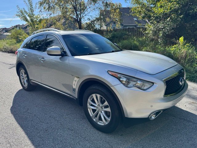 Used 2017 Liquid Platinum INFINITI Base image 4