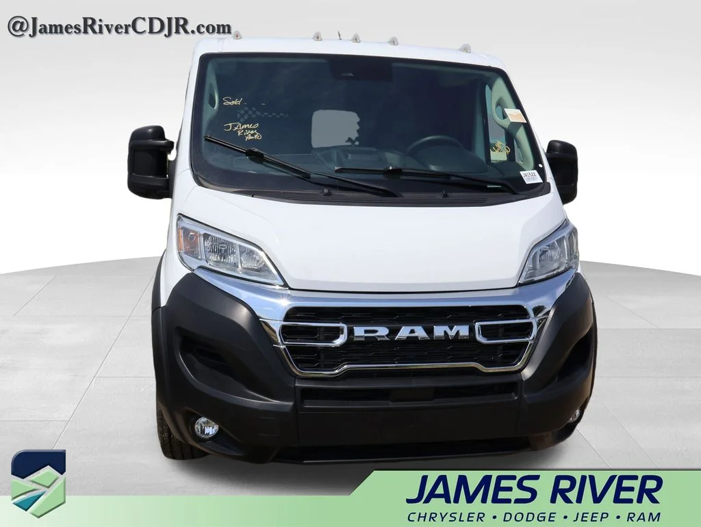 Used 2025 White Ram Base image 6