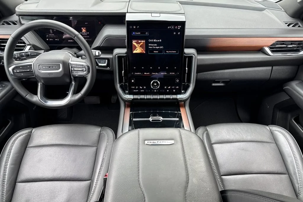 2025 GMC Yukon XL Denali - Photo 13
