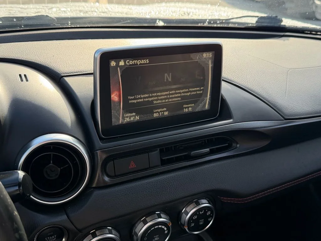 Used 2019 White FIAT Classica image 16