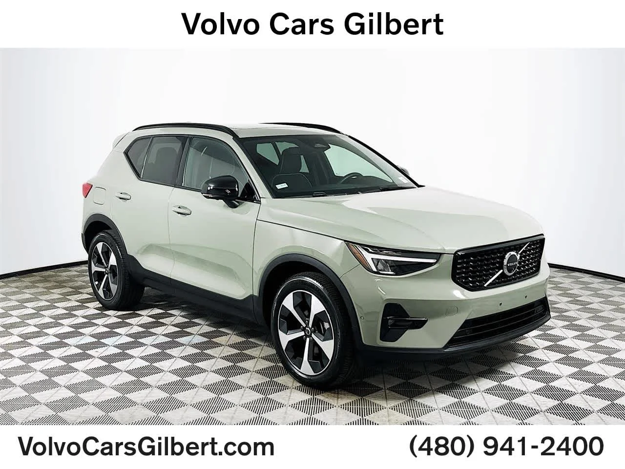2024 Volvo XC40 B5 Plus Dark AWD's photo