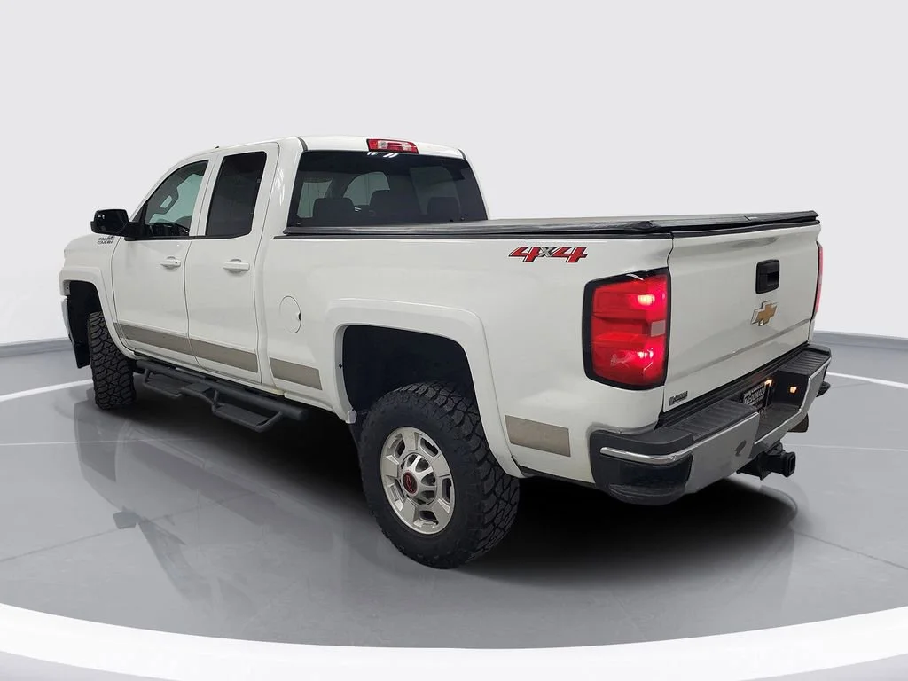 Used 2015 Summit White Chevrolet LT image 4