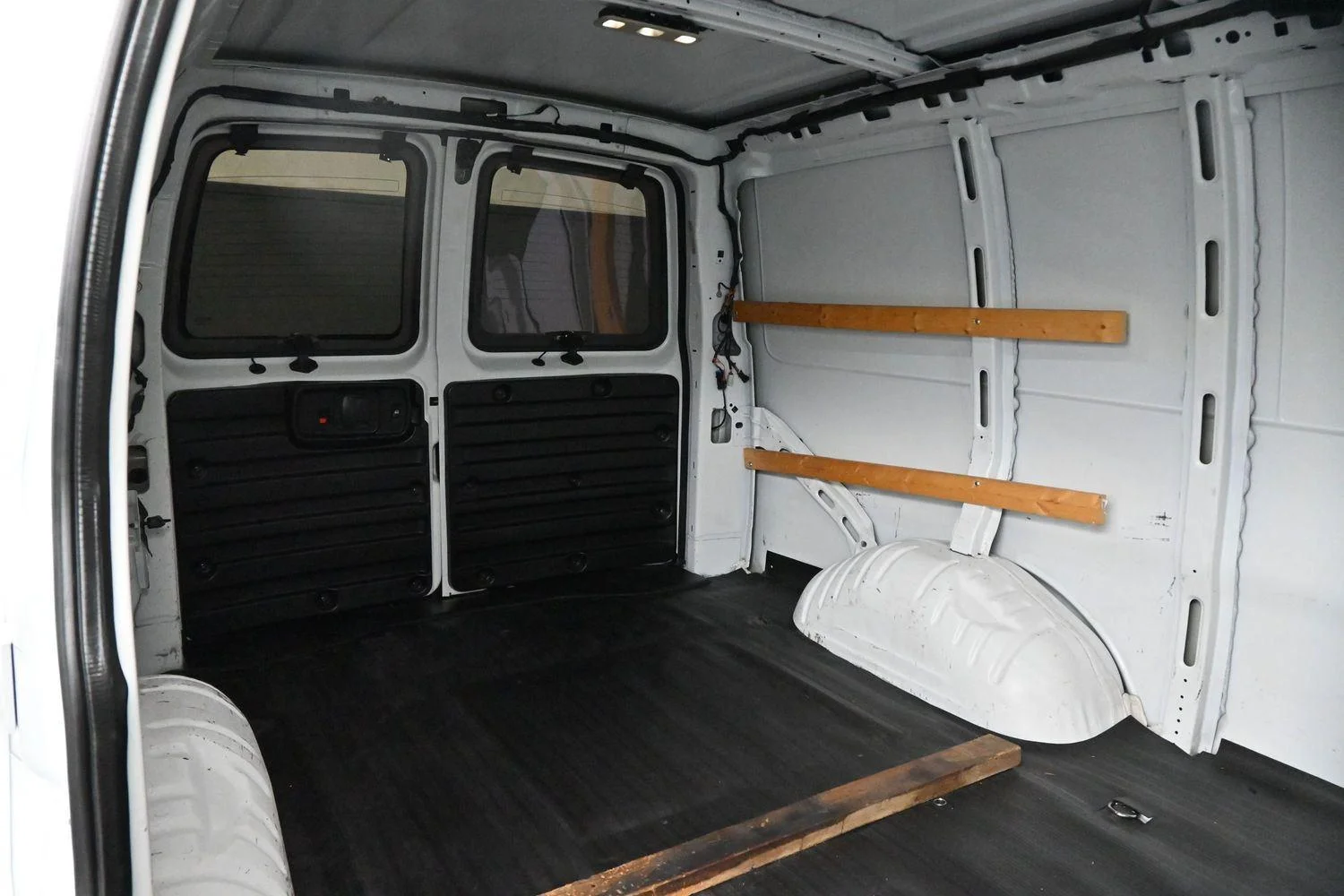 Used 2023 Summit White Chevrolet WT image 34